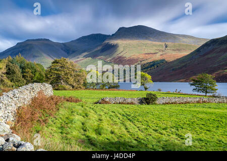 Wast Wasser im Herbst, Nationalpark Lake District, Cumbria, England, Vereinigtes Königreich, Europa. Stockfoto