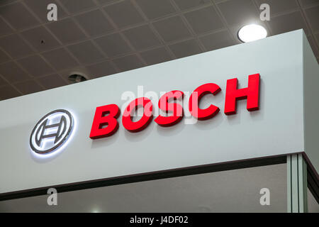 Bosch-Firmen-Logo an der Wand. Bosch ist ein Deutsches multinationales Unternehmen der Elektrotechnik und Elektronik Stockfoto