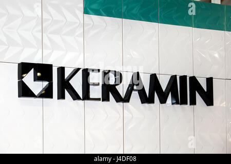 Keramin Firmenlogo an der Wand. Stockfoto