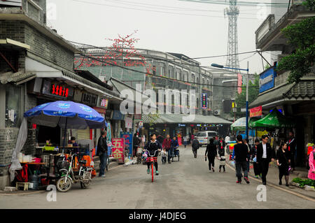 18. März 2017. Guangzhou, China.  Chinesische Besucher zum Huangpu alte Dorf malerischen Hafen in der Stadt Guangzhou China Guangdong. Stockfoto