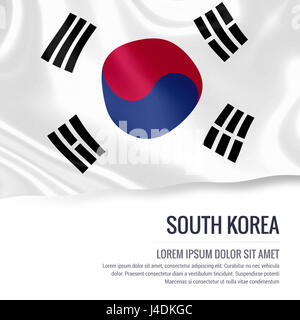 Südkorea-Flagge. Seidige Flagge von Südkorea winken auf einem isolierten weißen Hintergrund mit dem weißen Textbereich für Ihre Anzeige Nachricht. 3D-Rendering. Stockfoto