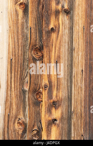 alte Holzbretter auf einem alten Gebäude in der Wüste Stockfoto