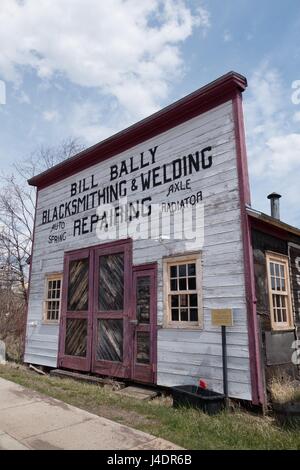 Historischen Bally Schmiedekunst Shop Gebäude in Grand Marais, Minnesota, USA. Stockfoto