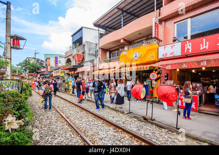 Abschnitt Shifen Old Street Pingxi Viertel ist eine der bekanntesten touristischen Stationen entlang dieser Linie geworden. Stockfoto