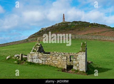 Die Ruinen von St Helen's Oratory, eine kleine Kapelle am Cape Cornwall, Penwith, Cornwall, England Stockfoto