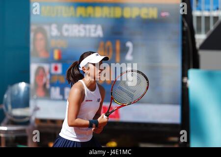 Madrid, Spanien. 10. Mai 2017. Misaki Doi (JPN) Tennis: Misaki Doi von Japan in Singls 3. Vorrundenspiel gegen Sorana Cirstea Rumäniens auf der WTA Tour Mutua Madrid Open Tennis-Turnier in der Caja Magica in Madrid, Spanien. Bildnachweis: Mutsu Kawamori/AFLO/Alamy Live-Nachrichten Stockfoto