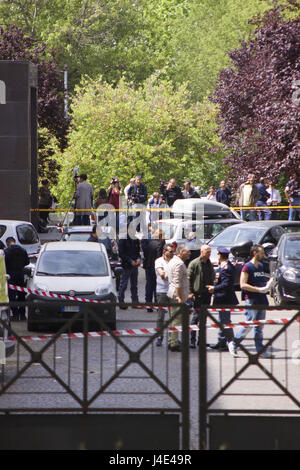 Rom, Italien. 12. Mai 2017. Doppel Explosion in Rom - Via Marmorata, im Zentrum der Stadt. Die Polizei hat zwei Explosionen in der gleichen Szene bestätigt. Credit: s. s./Alamy leben Nachrichten Stockfoto