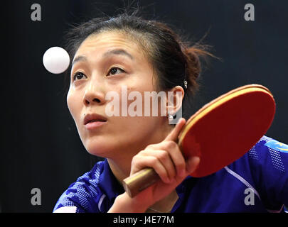 Berlin, Deutschland. 12. Mai 2017. Ying Han des KTS Tarnobrzeg in Aktion während der Frauen Champions League final Runde Tischtennis-match zwischen TTC Berlin und KTS Tarnobrzeg, in Berlin, Deutschland, 12. Mai 2017. Foto: Britta Pedersen/Dpa-Zentralbild/Dpa/Alamy Live News Stockfoto