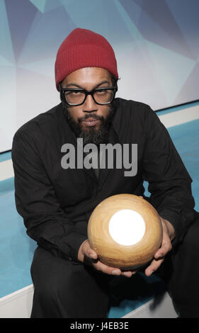 Berlin, Deutschland. 12. Mai 2017. Der Rapper Samy Deluxe erhält Environmental Award Green Tec in der Kategorie "Special Prize Music" in Berlin, Deutschland, 12. Mai 2017. Foto: Jörg Carstensen/Dpa/Alamy Live News Stockfoto