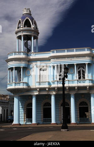 Farbenfrohe Gebäude in Havanna, Kuba. Stockfoto