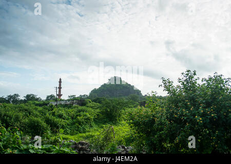 Eine totale des Daulatabad Fort in der Nähe von Aurangabad mit teh Chand Minar sichtbar ist. Stockfoto