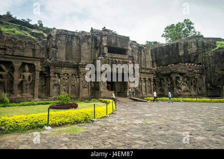 Die kailash oder Kailasanatha Tempel ist einer der größten Felsen gehauenen alten hinduistischen Tempeln in Ellora, Maharashtra, Indien. Stockfoto