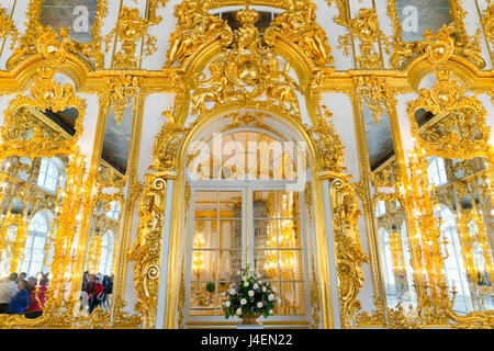 Eingang in den Ballsaal, Katharinenpalast, UNESCO-Weltkulturerbe, Puschkin, in der Nähe von St. Petersburg, Russland, Europa Stockfoto