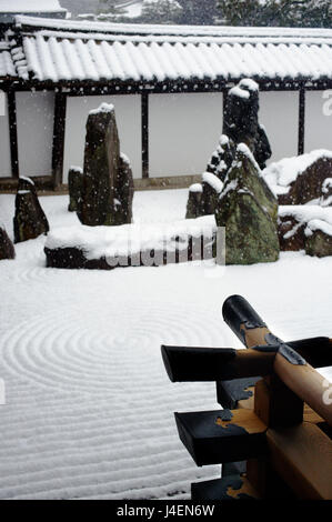Verschneiten Tag im Tempel Tofuku-Ji Steingarten, Kyoto, Japan, Asien Stockfoto