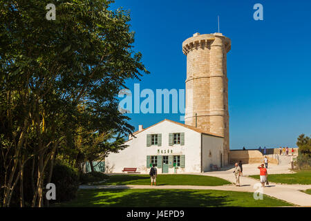 Die alte Phare des Baleines (Leuchtturm der Wale) aus dem Jahr 1682 und Museum, Ile de Ré, Charente-Maritime, Frankreich Stockfoto