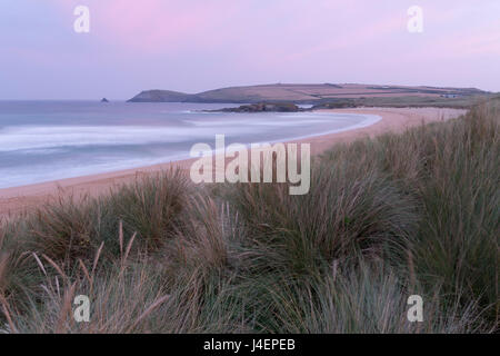 Die Dünen und den Strand von Konstantin Bay, Cornwall, England, Vereinigtes Königreich, Europa Stockfoto