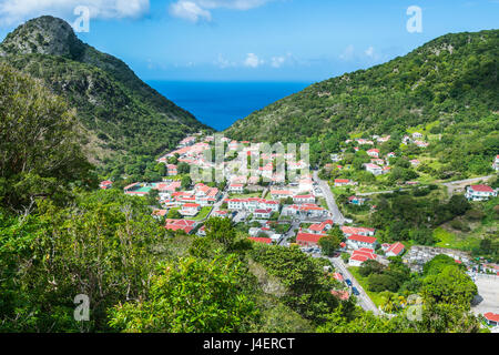 Blick über The Bottom, Hauptstadt von Saba, Niederländische Antillen, West Indies, Karibik, Mittelamerika Stockfoto