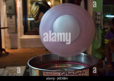 Spinnerei Zuckerwatte auf Jonker Street, Malacca, Malaysia Stockfoto