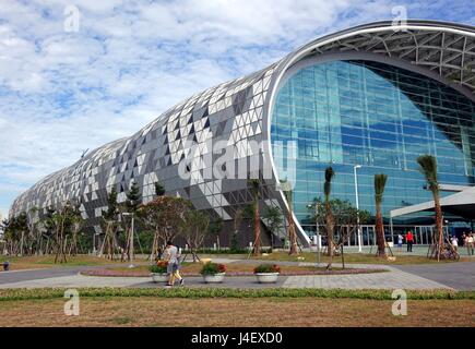 KAOHSIUNG, TAIWAN--11. Mai 2014: die neu eröffnete Kaohsiung Exhibition Center während der 2014 Taiwan International Boat Show. Stockfoto