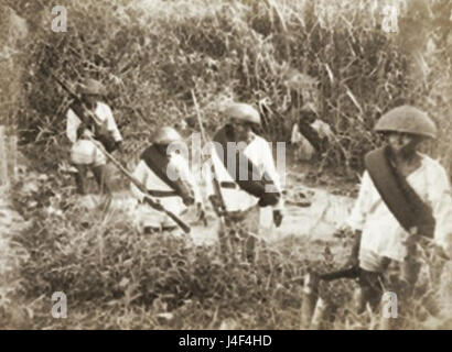 Christlichen Filipinos unter spanische Armee in Mindanao in ihrem Kampf gegen die muslimischen Moro ca. 1887 Stockfoto