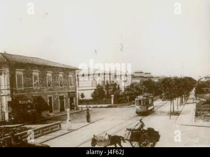 Pisa-Straßenbahn in Viale Giovanni Pisano Stockfoto