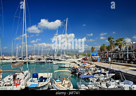 Der Hafen von Latchi (oder "lakki") Village, Paphos, Zypern. Stockfoto