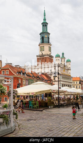 POZNAN, Polen - AUGUST 04: Alte Markt ist der zentrale Platz am 4. August 2014 in Poznan, Polen. Stockfoto