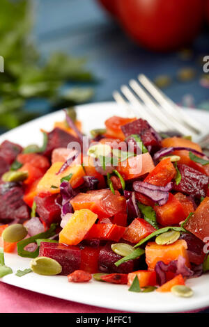 Vegane Rote Beete Salat Stockfoto