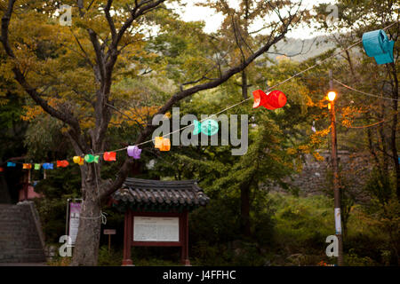 Innerhalb und außerhalb der Tempel in Kimpo, Südkorea Stockfoto