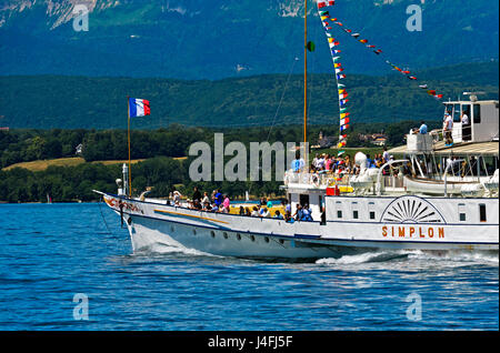 Schaufelrad-Dampfer Simplon am Genfer See, Genf, Schweiz Stockfoto