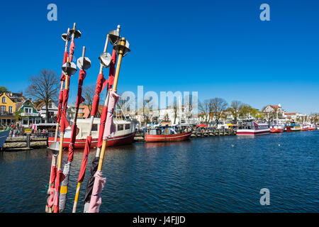 Angelboote/Fischerboote in den Hafen von Warnemünde, Deutschland. Stockfoto