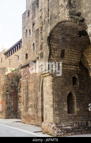 Palau Reial Major vom Placa de Ramon Berenguer el Gran, Barcelona Spanien. Stockfoto