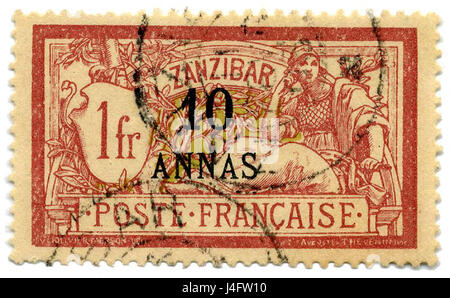 Die französische Po Sansibar-Marke von 1902, die mit einer 10a-Stückelung gekennzeichnet ist, ist Teil einer Serie, die an die französischen Postdienste in Sansibar erinnert und den kulturellen Austausch und die kolonialen Verbindungen während des frühen 20. Jahrhunderts beleuchtet. Stockfoto