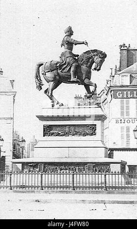 Die Statue von Jeanne d’Arc (Jeanne d’Arc) stellt die französische Nationalheldin und heilige dar. Sie würdigt ihre Tapferkeit und Führung während des Hundertjährigen Krieges, insbesondere ihre Rolle bei der Aufhebung der Belagerung von OrlÃ. Stockfoto