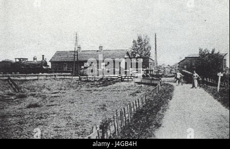 Der Bahnhof Kethel ist ein Bahnhof in der Stadt Schiedam, Niederlande, der als zentraler Punkt für lokale und regionale Zugverbindungen zwischen Schiedam und anderen Städten im Raum Rotterdam dient. Stockfoto