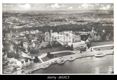 Die Stettin Hakenterrasse ist ein bemerkenswerter Aussichtspunkt in Stettin (heute Stettin, Polen), der für seine Panoramablicke auf die Stadt bekannt ist. Der Begriff „flug A“ könnte sich auf eine Flug- oder Luftsicht auf die Terrasse und die Umgebung beziehen. Stockfoto