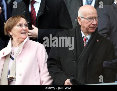 L CHARLTON BOBBY CHARLTON MANCHESTER CITY V MANCHESTER CITY V MANCHESTER U ETIHAD STADIUM MANCHESTER ENGLAND 2. November 2014 Stockfoto