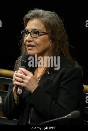 NASA Earth Science Division stellvertretender Direktor Sandra Cauffman spricht bei feiern Womens History Month - immer begeistert über Stammzellen Event im Smithsonian National Air and Space Museum 28. März 2017 in Washington, DC.     (Foto von Joel Kowsky/NASA über Planetpix) Stockfoto