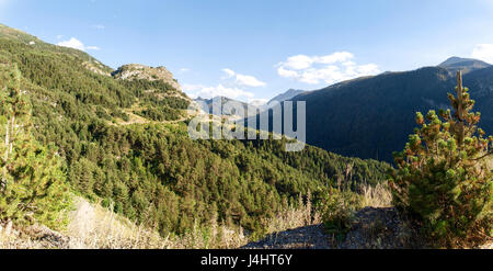 Col de Vars, Frankreich: pass Straße und die umliegenden Berge Stockfoto