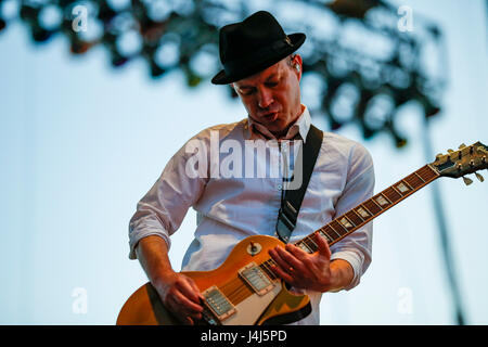 Tom Thacker, führt Gitarrist von Sum 41 auf 2017 Beale Street Music Festival in Tom Lee Park in Memphis, Tennessee am 5. Mai 2017. Stockfoto