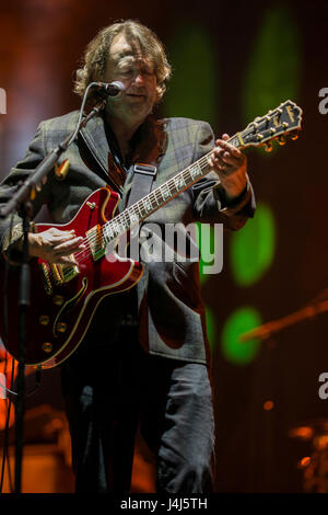 John Bell, führt Sänger weit verbreitete Panik auf 2017 Beale Street Music Festival in Tom Lee Park in Memphis, Tennessee am 5. Mai 2017. Stockfoto