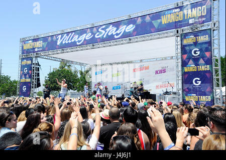 Emblem 3 führt auf 102.7 KIIS FM Wango Tango Dorf Bühne im Home Depot Center am 11. Mai 2013 in Carson, Kalifornien. Stockfoto