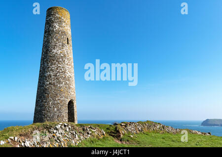 der Daymark Turm an Schrittmotoren Punkt in Cornwall, England, uk. Stockfoto