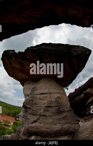 Schalenförmigen Stein. Der Pa Hin Ngam Nationalpark in Chaiyaphum, Thailand Stockfoto