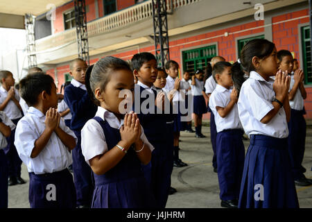 NEPAL Pokhara, tibetische Flüchtlingslager Prithvi, tibetische Kinder in der Schule / NEPAL Pokhara, Tibetisches Fluechtlingslager Prithivi, Tibetische Kinder in der Schule Stockfoto