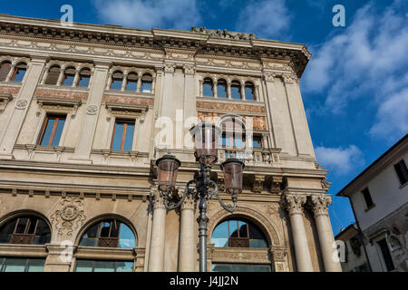 Ein Spaziergang durch das historische Zentrum von Treviso, Italien Stockfoto