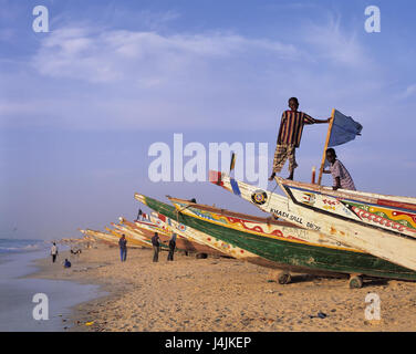 Senegal St. Louis City, Sandstrand, Angeln-Boote-Meer, Strand, Boote, detail, Mann, Männer, Fischer Stockfoto