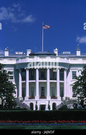 USA, Washington DC, das Weiße Haus, Detail, Park, Park, offizielle Residenz, Präsident, Amerika, amerikanische Art und Weise, Ort von Interesse, Gebäude, zurück, Kolonialstil, Flagge Stockfoto