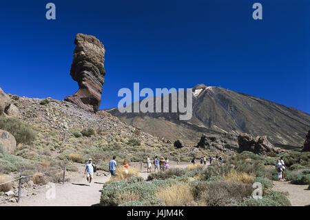 Spanien, Teneriffa, Teide Vulkan Teide-Nationalpark, Galle Klumpen, batch-Roques, Touristen Europa, Südwesteuropa, Espana, die Kanaren, Kanarische Inseln, Kanaren Insel Teneriffa, Berg, Natur, Naturschutzgebiet, bundesweit Park, Ort von Interesse, Rock, Galle Bildung, Weg, Wanderweg, Besucher Stockfoto