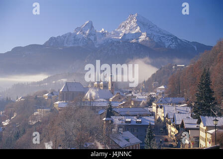 Deutschland, Berchtesgadener Land, Berchtesgaden, Stadt-Ansicht, Watzmann, winter, Europa, Bayern, Stadt, Häuser, Wohnhäuser, Kirchen, Stadtbild, winterliche, Saison Stockfoto